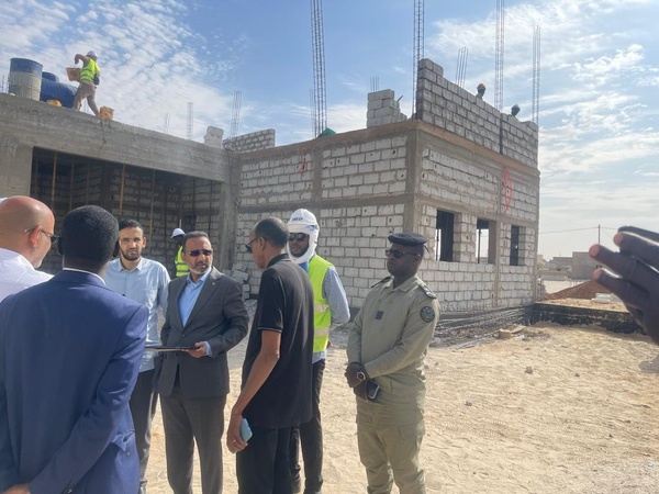Taazour : le délégué général à la solidarité nationale et la lutte contre l’exclusion poursuit ses visites aux ateliers des projets d’infrastructures éducatives dans les différentes moughataas de Nouakchott Taazour : le délégué général à la solidarité nationale et la lutte contre l’exclusion poursuit ses visites aux ateliers des projets d’infrastructures éducatives dans les différentes moughataas de Nouakchott