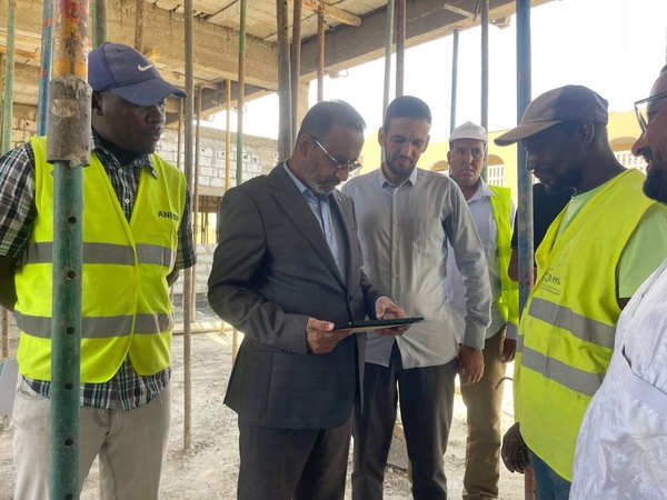 Taazour : le délégué général à la solidarité nationale et la lutte contre l’exclusion poursuit ses visites aux ateliers des projets d’infrastructures éducatives dans les différentes moughataas de Nouakchott Taazour : le délégué général à la solidarité nationale et la lutte contre l’exclusion poursuit ses visites aux ateliers des projets d’infrastructures éducatives dans les différentes moughataas de Nouakchott