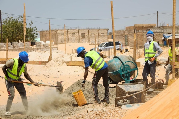 Taazour : le délégué général à la solidarité nationale et la lutte contre l’exclusion poursuit ses visites aux ateliers des projets d’infrastructures éducatives dans les différentes moughataas de Nouakchott Taazour : le délégué général à la solidarité nationale et la lutte contre l’exclusion poursuit ses visites aux ateliers des projets d’infrastructures éducatives dans les différentes moughataas de Nouakchott