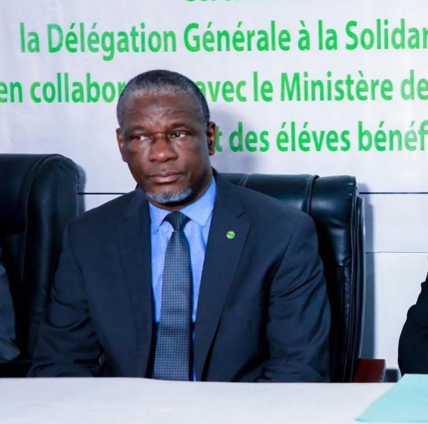 Taazour : distribution de cartes de transport gratuites aux élèves bénéficiant du Programme républicain d’excellence Taazour : distribution de cartes de transport gratuites aux élèves bénéficiant du Programme républicain d’excellence