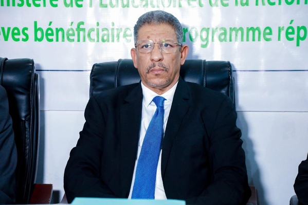 Taazour : distribution de cartes de transport gratuites aux élèves bénéficiant du Programme républicain d’excellence Taazour : distribution de cartes de transport gratuites aux élèves bénéficiant du Programme républicain d’excellence