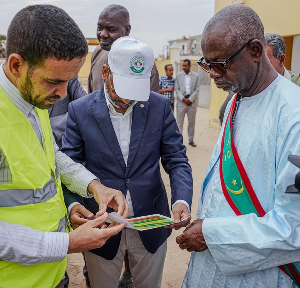 Taazour : Lors de sa visite aux chantiers du Programme d’urgence pour le développement de Nouakchott, le Premier ministre insiste sur la nécessité d’achever les travaux dans les délais impartis Taazour : Lors de sa visite aux chantiers du Programme d’urgence pour le développement de Nouakchott, le Premier ministre insiste sur la nécessité d’achever les travaux dans les délais impartis