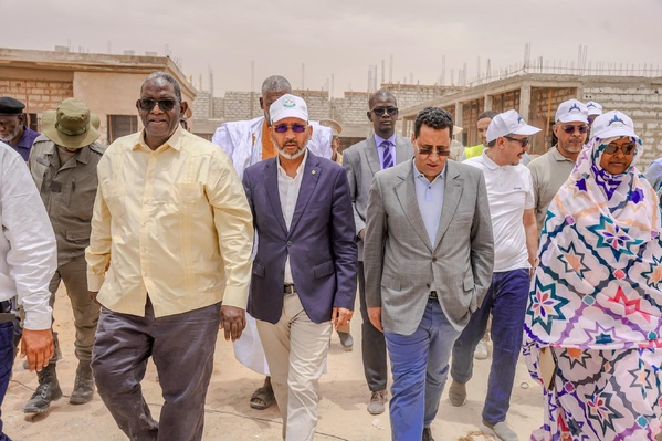 Taazour : Lors de sa visite aux chantiers du Programme d’urgence pour le développement de Nouakchott, le Premier ministre insiste sur la nécessité d’achever les travaux dans les délais impartis Taazour : Lors de sa visite aux chantiers du Programme d’urgence pour le développement de Nouakchott, le Premier ministre insiste sur la nécessité d’achever les travaux dans les délais impartis