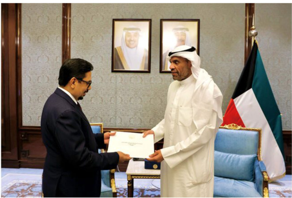 Le Président de la République adresse un message écrit à l’Émir de l’État du Koweït Le Président de la République adresse un message écrit à l’Émir de l’État du Koweït