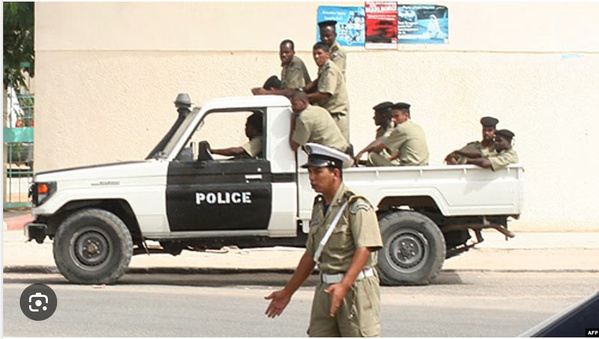 Démenti de la police : aucun citoyen mauritanien n’a été expulsé ceux qui l’ont été sont des migrants illégaux Démenti de la police : aucun citoyen mauritanien n’a été expulsé ceux qui l’ont été sont des migrants illégaux