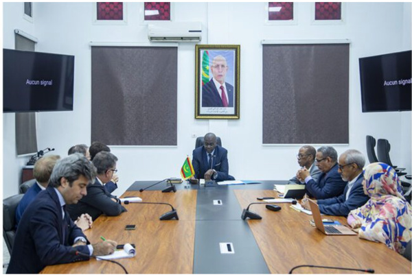 Le ministre chargé du budget reçoit une délégation conjointe de la banque européenne d’investissement (BEI) et du Ministère de l’environnement du Luxembourg Nouakchott Le ministre chargé du budget reçoit une délégation conjointe de la banque européenne d’investissement (BEI) et du Ministère de l’environnement du Luxembourg Nouakchott