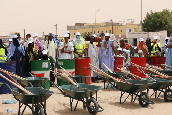 Taazour : le délégué général à la solidarité nationale supervise le lancement de la première phase du programme “Tameer” dans la moughataa de Toujounine Taazour : le délégué général à la solidarité nationale supervise le lancement de la première phase du programme “Tameer” dans la moughataa de Toujounine