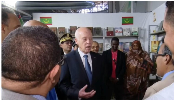 Le président tunisien visite le pavillon mauritanien à l’exposition tunisienne du livre et loue sa diversité Le président tunisien visite le pavillon mauritanien à l’exposition tunisienne du livre et loue sa diversité