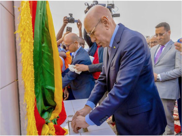Le Président de la République pose la 1ère pierre du projet de construction d’une centrale dual fuel-gaz de 60 mégawatts à Nouakchott Le Président de la République pose la 1ère pierre du projet de construction d’une centrale dual fuel-gaz de 60 mégawatts à Nouakchott