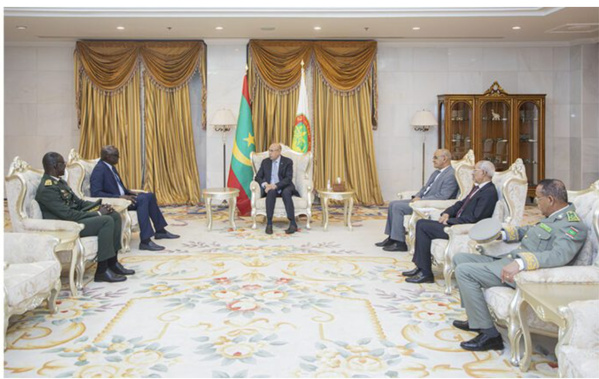 Le Président de la République reçoit le Ministre des Forces Armées de la République du Sénégal Le Président de la République reçoit le Ministre des Forces Armées de la République du Sénégal