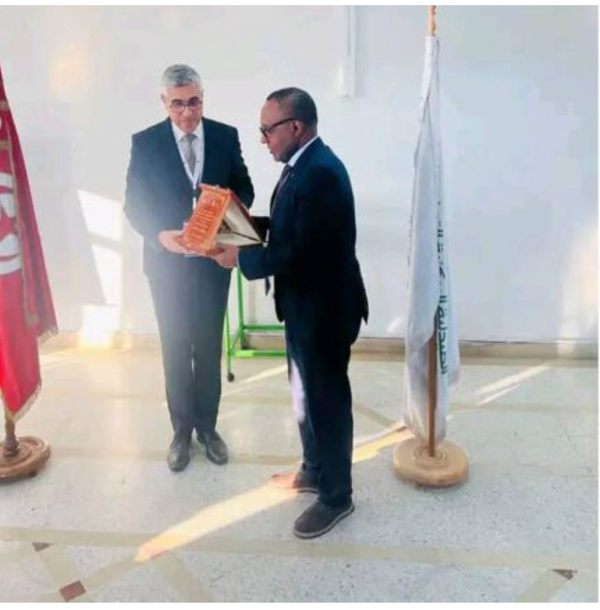 Le Directeur Général de la CAMEC honoré au Forum Pharmaceutique International en Tunisie