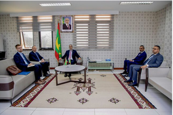 Le ministre de l’Économie examine avec l’ambassadeur de Russie les moyens de renforcer la coopération économique Le ministre de l’Économie examine avec l’ambassadeur de Russie les moyens de renforcer la coopération économique