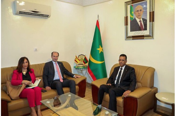 Le ministre de la pêche s’entretient avec l’ambassadeur d’Espagne Le ministre de la pêche s’entretient avec l’ambassadeur d’Espagne