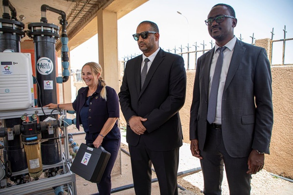 Le Centre Hospitalier National inaugure une unité mobile de traitement de l’eau avec un appui français pour améliorer la qualité des services de santé Le Centre Hospitalier National inaugure une unité mobile de traitement de l’eau avec un appui français pour améliorer la qualité des services de santé