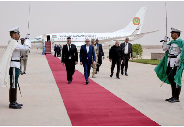 Le Président de la République rentre à Nouakchott après une visite de la plateforme flottante de liquéfaction de gaz naturel du champ Grand Tortue Ahmeyim Le Président de la République rentre à Nouakchott après une visite de la plateforme flottante de liquéfaction de gaz naturel du champ Grand Tortue Ahmeyim