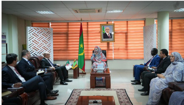 La ministre du commerce s’entretient avec son homologue algérien La ministre du commerce s’entretient avec son homologue algérien