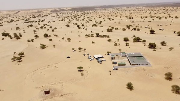 Le délégué général de TAAZOUR inaugure des infrastructures sanitaires et éducatives et lance un programme de distribution d’argent à Oualata