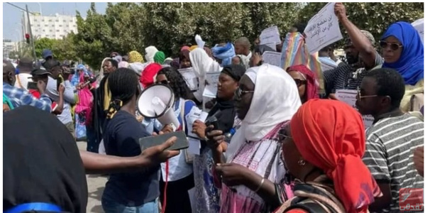 Manifestations devant le Parlement pour dénoncer le meurtre d’une jeune fille à El Mina