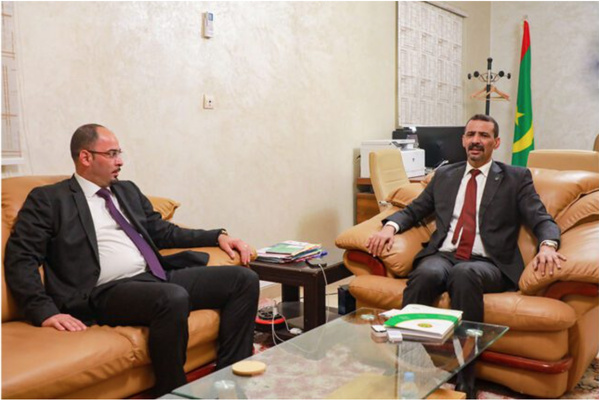 Le ministre de la Culture reçoit l’ambassadeur d’Algérie Le ministre de la Culture reçoit l’ambassadeur d’Algérie