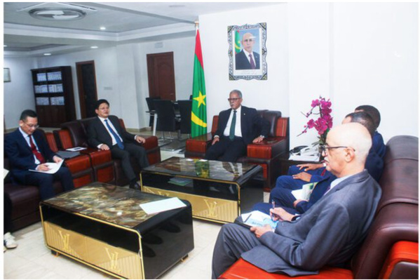 Le ministre de l’agriculture discute de la coopération agricole avec l’ambassadeur de Chine