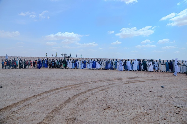 Le délégué général de TAAZOUR inaugure une centrale solaire et un réseau d’éclairage et supervise la distribution d’aides aux familles vulnérables