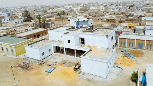 Le délégué général de TAAZOUR appelle les entrepreneurs et les bureaux de suivi à accélérer le rythme des travaux des projets d’infrastructures éducatives à Nouakchott Le délégué général de TAAZOUR appelle les entrepreneurs et les bureaux de suivi à accélérer le rythme des travaux des projets d’infrastructures éducatives à Nouakchott