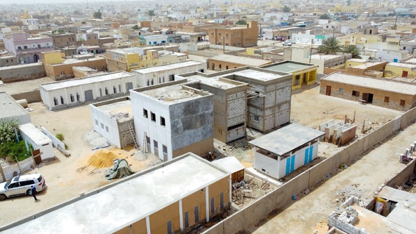 Le délégué général de TAAZOUR appelle les entrepreneurs et les bureaux de suivi à accélérer le rythme des travaux des projets d’infrastructures éducatives à Nouakchott Le délégué général de TAAZOUR appelle les entrepreneurs et les bureaux de suivi à accélérer le rythme des travaux des projets d’infrastructures éducatives à Nouakchott
