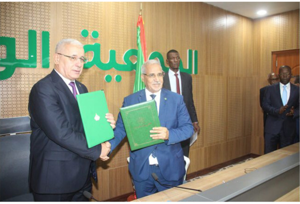 Le président de l’Assemblée nationale et son homologue algérien signent un protocole régissant les travaux de la commission parlementaire des deux pays Le président de l’Assemblée nationale et son homologue algérien signent un protocole régissant les travaux de la commission parlementaire des deux pays