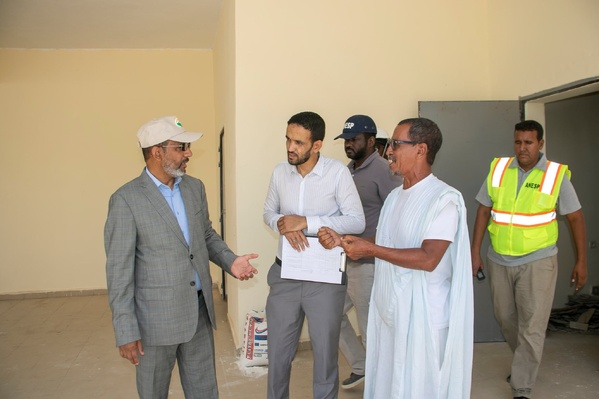Le délégué général de TAAZOUR appelle tous les acteurs concernés par la mise en œuvre des travaux d’infrastructures scolaires à Nouakchott à redoubler d’efforts afin de les achever avant le début de la prochaine année scolaire 2025/2026 Le délégué général de TAAZOUR appelle tous les acteurs concernés par la mise en œuvre des travaux d’infrastructures scolaires à Nouakchott à redoubler d’efforts afin de les achever avant le début de la prochaine année scolaire 2025/2026