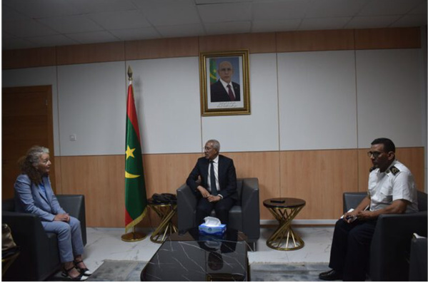 Le ministre de la Défense reçoit la coordinatrice résidente du système des Nations Unies dans notre pays Le ministre de la Défense reçoit la coordinatrice résidente du système des Nations Unies dans notre pays