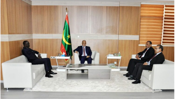 Le Président de l’Assemblée Nationale reçoit l’Ambassadeur du Sénégal