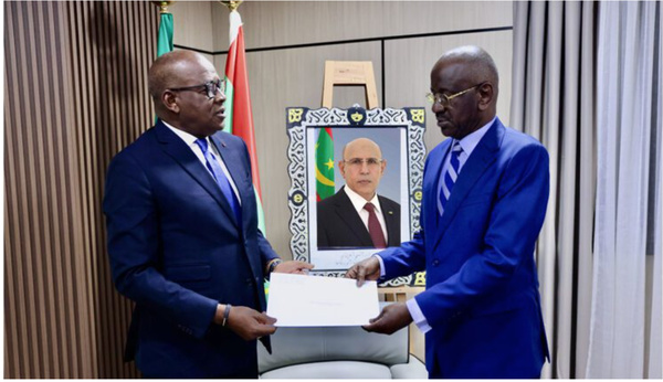 Le ministre des Affaires étrangères reçoit une copie des lettres de créance de l’ambassadeur de Côte d’ivoire Le ministre des Affaires étrangères reçoit une copie des lettres de créance de l’ambassadeur de Côte d’ivoire