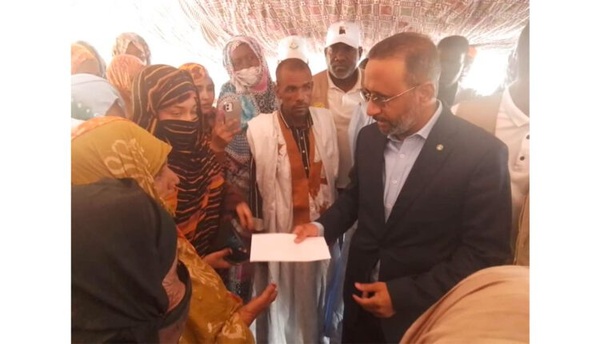 Le Délégué général à la Solidarité nationale et à la Lutte contre l’Exclusion supervise des distributions d’argent et le lancement de projets de développement dans la moughataa de Modjéria Le Délégué général à la Solidarité nationale et à la Lutte contre l’Exclusion supervise des distributions d’argent et le lancement de projets de développement dans la moughataa de Modjéria