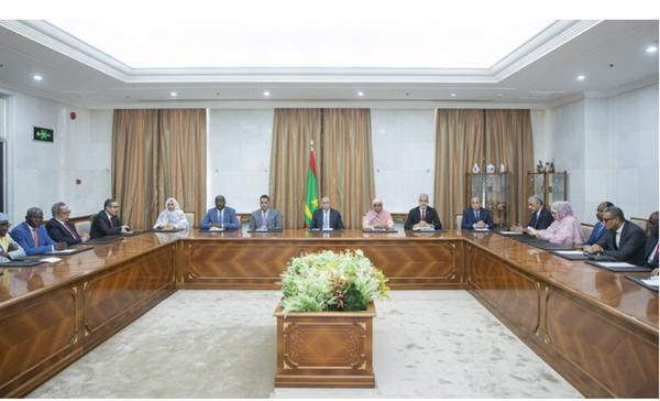 Le Président de la République rencontre les membres de la direction de la campagne du candidat mauritanien élu à la présidence du Groupe de la BAD Le Président de la République rencontre les membres de la direction de la campagne du candidat mauritanien élu à la présidence du Groupe de la BAD