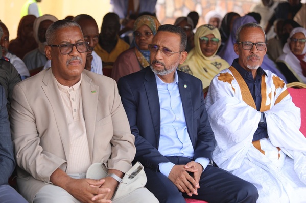 Le Délégué Général à la Solidarité Nationale lance une opération nationale de distribution de cash transferts depuis Tidjikdja Le Délégué Général à la Solidarité Nationale lance une opération nationale de distribution de cash transferts depuis Tidjikdja