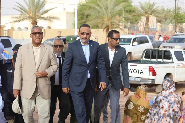 Le Délégué Général à la Solidarité Nationale lance une opération nationale de distribution de cash transferts depuis Tidjikdja Le Délégué Général à la Solidarité Nationale lance une opération nationale de distribution de cash transferts depuis Tidjikdja