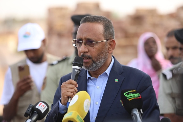 Le Délégué Général à la Solidarité Nationale lance une opération nationale de distribution de cash transferts depuis Tidjikdja Le Délégué Général à la Solidarité Nationale lance une opération nationale de distribution de cash transferts depuis Tidjikdja