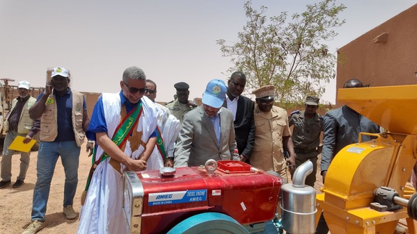 Distributions Chinguetti : Le délégué général de Taazour lance l’opération cash transferts au profit de 400 familles démunies à Chinguetti Distributions Chinguetti : Le délégué général de Taazour lance l’opération cash transferts au profit de 400 familles démunies à Chinguetti