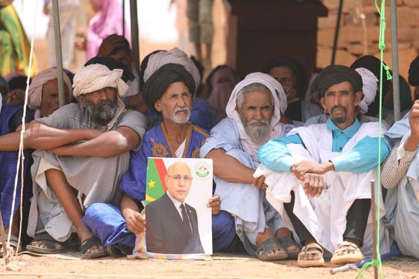 Distributions Chinguetti : Le délégué général de Taazour lance l’opération cash transferts au profit de 400 familles démunies à Chinguetti Distributions Chinguetti : Le délégué général de Taazour lance l’opération cash transferts au profit de 400 familles démunies à Chinguetti