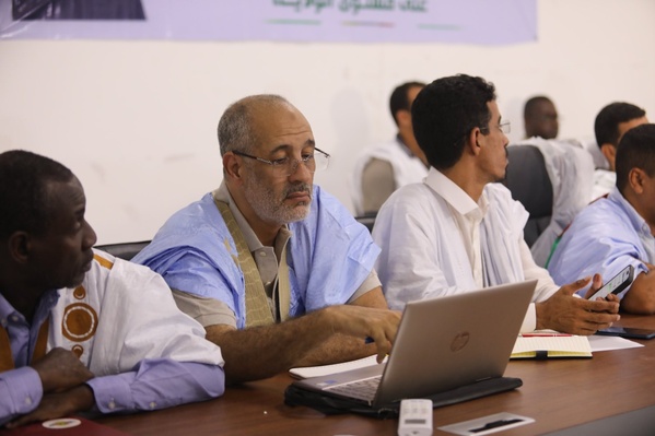 La Délégation générale à la Solidarité nationale et à la Lutte contre l’Exclusion organise une réunion consultative en Adrar sur le programme “Tameer – villes de Taazour” La Délégation générale à la Solidarité nationale et à la Lutte contre l’Exclusion organise une réunion consultative en Adrar sur le programme “Tameer – villes de Taazour”