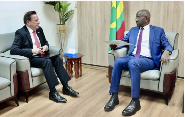 Le ministre des Affaires étrangères s’entretient avec le Chargé d’affaires de l’ambassade des États-Unis Le ministre des Affaires étrangères s’entretient avec le Chargé d’affaires de l’ambassade des États-Unis