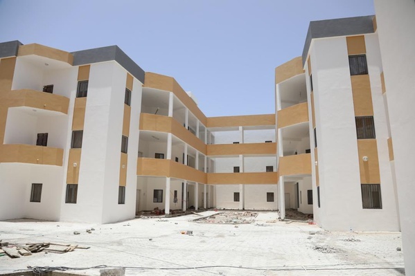 Nouadhibou : Le Délégué Général de « TAAZOUR » visite l’usine de dessalement d’eau de mer et le projet de logement social
