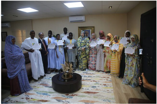 Le ministère du Travail social honore les filles et les personnes handicapées lauréates des examens nationaux Le ministère du Travail social honore les filles et les personnes handicapées lauréates des examens nationaux