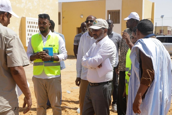 Le Délégué général de “Taazour” s’informe de l’avancement des travaux de construction d’installations éducatives dans les wilayas de Nouakchott.