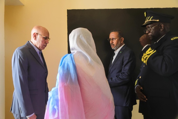 Taazour : Le Président de la République effectue une visite de terrain dans plusieurs écoles en construction dans les wilayas de Nouakchott