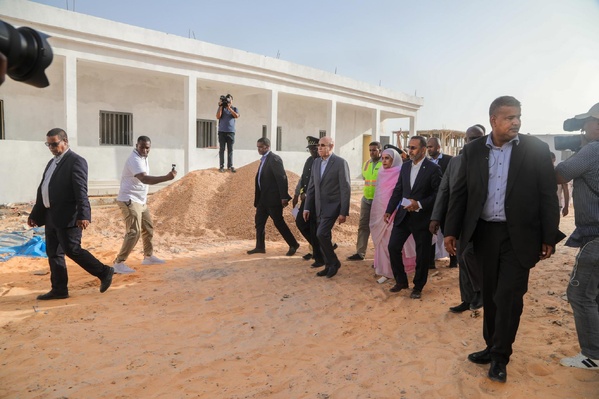 Taazour : Le Président de la République effectue une visite de terrain dans plusieurs écoles en construction dans les wilayas de Nouakchott