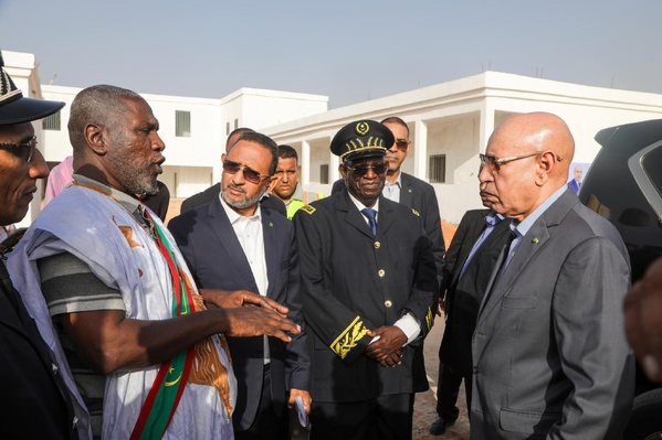Taazour : Le Président de la République effectue une visite de terrain dans plusieurs écoles en construction dans les wilayas de Nouakchott