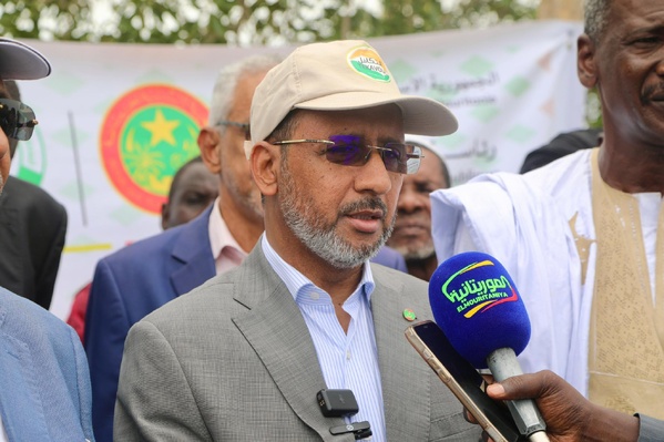 Taazour au Gorgol : Le Délégué général de la Solidarité s’enquiert de la situation des citoyens victimes des inondations à Tifoundé Civé Taazour au Gorgol : Le Délégué général de la Solidarité s’enquiert de la situation des citoyens victimes des inondations à Tifoundé Civé