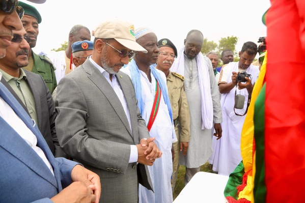 Taazour au Gorgol : Le Délégué général de la Solidarité s’enquiert de la situation des citoyens victimes des inondations à Tifoundé Civé Taazour au Gorgol : Le Délégué général de la Solidarité s’enquiert de la situation des citoyens victimes des inondations à Tifoundé Civé