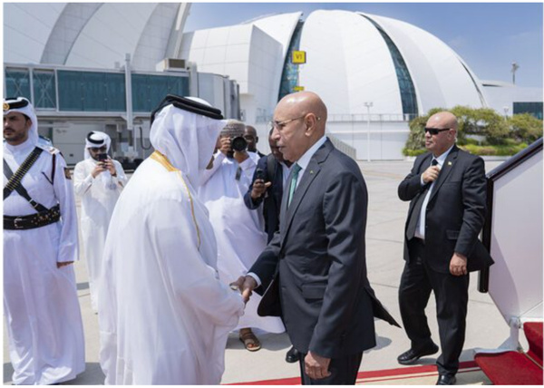 Le président de la République arrive à Doha pour participer au sommet arabo-islamique d’urgence. Le président de la République arrive à Doha pour participer au sommet arabo-islamique d’urgence.